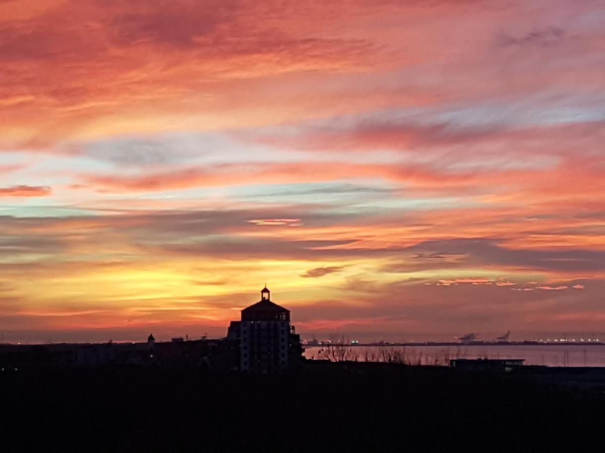Penthouse Windkracht 10 Aan Het Strand Van Cadzand Exterior foto